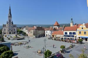 Výhľad na mesto Kőszeg alebo výhľad na mesto priamo z hotela