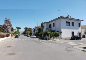 The surrounding neighborhood or a neighborhood close to a vendégházakat