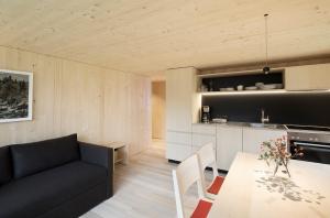 A kitchen or kitchenette at Försterhaus Mellau