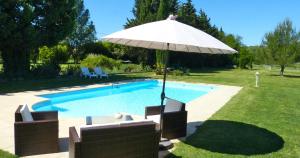 Photo de la galerie de l'établissement Mas des Bougainvillees, à Sernhac