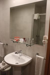 
A bathroom at Hotel Acosta Ciudad de la Música
