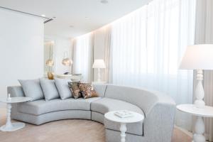 Seating area sa Mondrian Doha