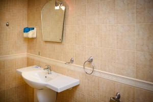 A bathroom at Family Hotel Varna