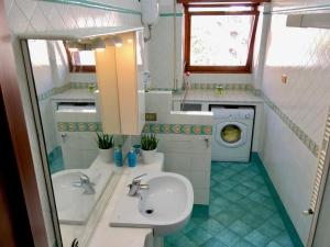 A bathroom at Roma Cinecittà Free WI-FI