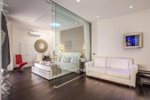 A seating area at Navona Living Rome