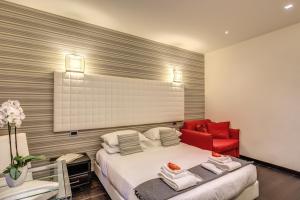 A seating area at Navona Living Rome