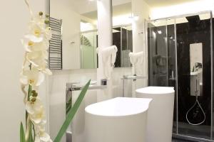 A bathroom at Navona Living Rome