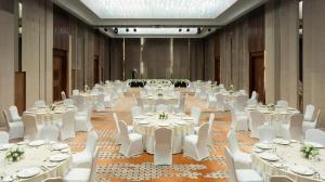 Um restaurante ou outro lugar para comer em Melia Yangon