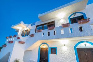 Budova, kde se apartmán nachází + 8 fotografií