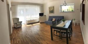 TV a/nebo společenská místnost v ubytování Haus Sonnenschein