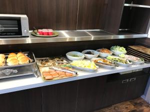 日光市にあるホテルファミテック 日光駅前の種類豊富なビュッフェ