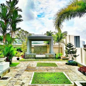 Zahrada ubytování Aryaduta Palembang + 37 fotografií