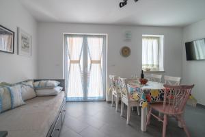 Posezení v ubytování Villa Alice App2