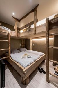 - une chambre avec 2 lits superposés dans l'établissement Tignes 304, à Tignes
