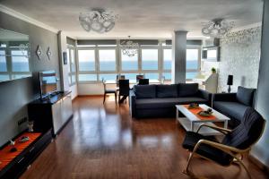 Posedenie v ubytovaní WonderStays Apartamento La Jabega