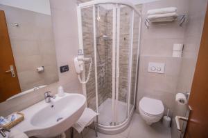A bathroom at Garnì Bellavista