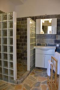 A kitchen or kitchenette at SempreViva Sea Houses