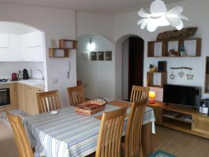 Μια τηλεόραση ή/και κέντρο ψυχαγωγίας στο Cara a' mari