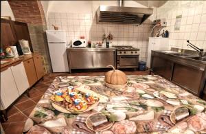 Kuchnia lub aneks kuchenny w obiekcie Villa Il Palazzo