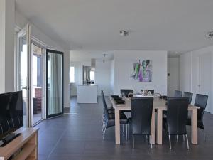 Et opholdsområde på Modern Escape by the Marina