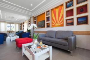 A seating area at Hotel O Sole Mio