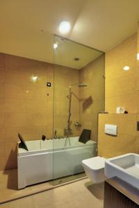 Amazona Hotel tesisinde bir banyo