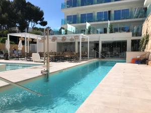 Swimmingpoolen hos eller tæt på BQ Paguera Boutique Hotel - Adults Only