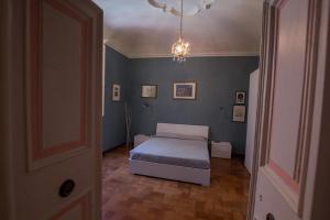 Una cama o camas en una habitación de Silvia Home