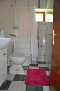 Koupelna v ubytování Apartments Maja Lopar