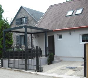 The building in which the holiday home is located