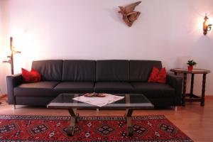 Ruang duduk di Myzermatt Monazit