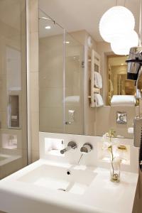 Ένα μπάνιο στο Hotel Elysée Secret +26 φωτογραφίες