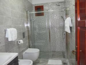Koupelna v ubytování Tower Suites Korcula + 35 fotografií