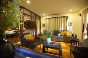 Гостиная зона в Sunny V Hotel