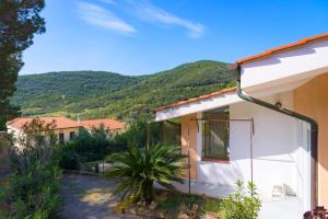 En generel udsigt til bjerge eller udsigt til bjerge taget fra lejligheden