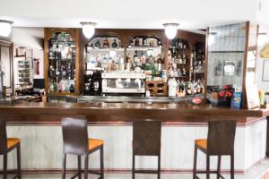 Lounge nebo bar v ubytování Hotel Pozo del Duque