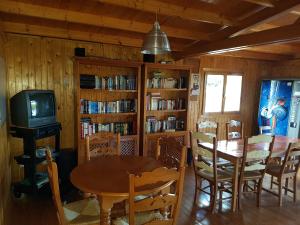 Knihovna v apartmánu