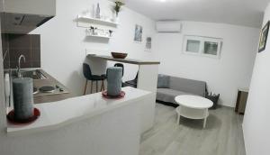 Kuchyňa alebo kuchynka v ubytovaní Anamarija apartment
