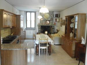 Virtuvė arba virtuvėlė apgyvendinimo įstaigoje Casa Zia Adry