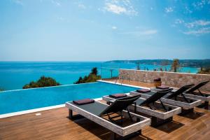 Bazén v ubytování Mystique View Villas nebo v jeho okolí