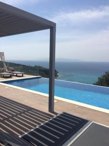 Bazén v ubytování Mystique View Villas nebo v jeho okolí