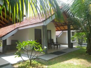 Zahrada ubytování Villa Nilaveli Cabana