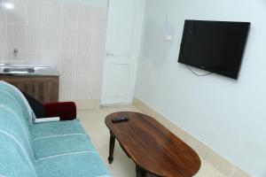 TV a/nebo společenská místnost v ubytování Guesthouse in Batumi