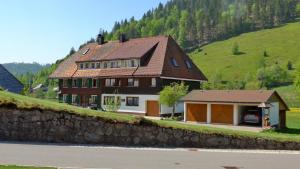 Rakennus, jossa guesthouse sijaitsee