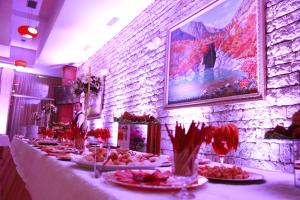 Makanan di atau berdekatan hotel