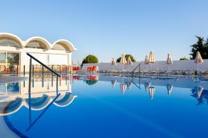 Der Swimmingpool an oder in der Nähe von Rodos Star Hotel