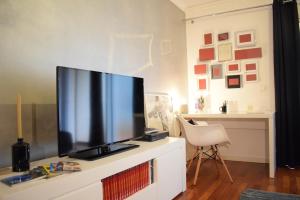 TV a/nebo společenská místnost v ubytování Glamdream Apartment