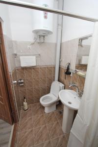 Et badeværelse på LAL Hotel