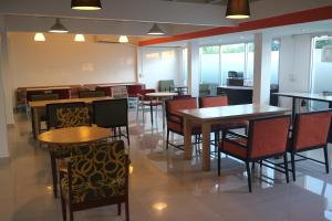 Reštaurácia alebo iné gastronomické zariadenie v ubytovaní L42 Hostel Suvarnabhumi Airport
