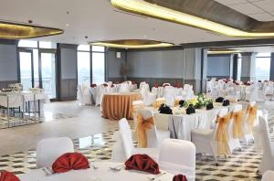 Restaurace v ubytování Goodrich Suites, Jakarta + 37 fotografií